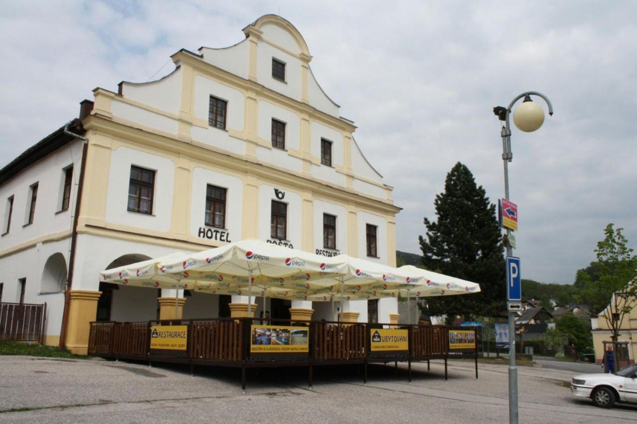 Hotel Posta Черни Дул Екстериор снимка