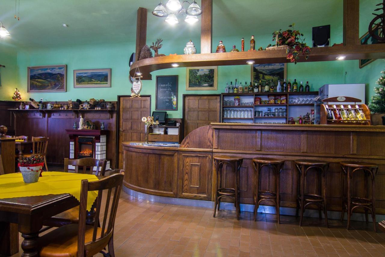 Hotel Posta Черни Дул Екстериор снимка