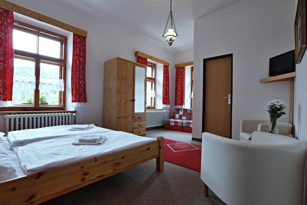 Hotel Posta Черни Дул Екстериор снимка
