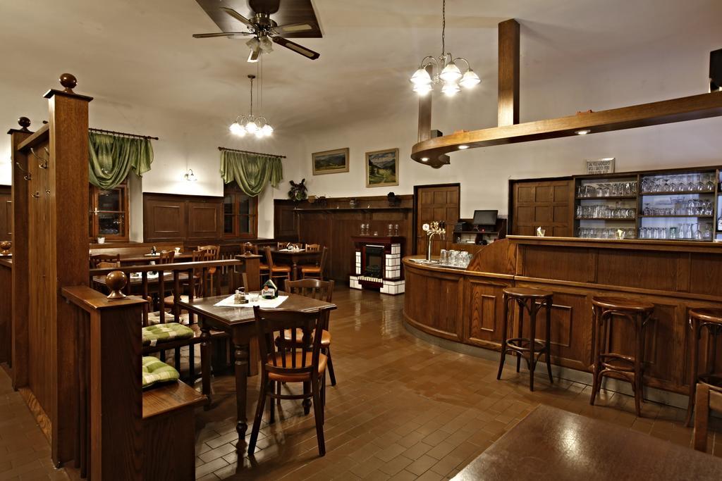 Hotel Posta Черни Дул Екстериор снимка