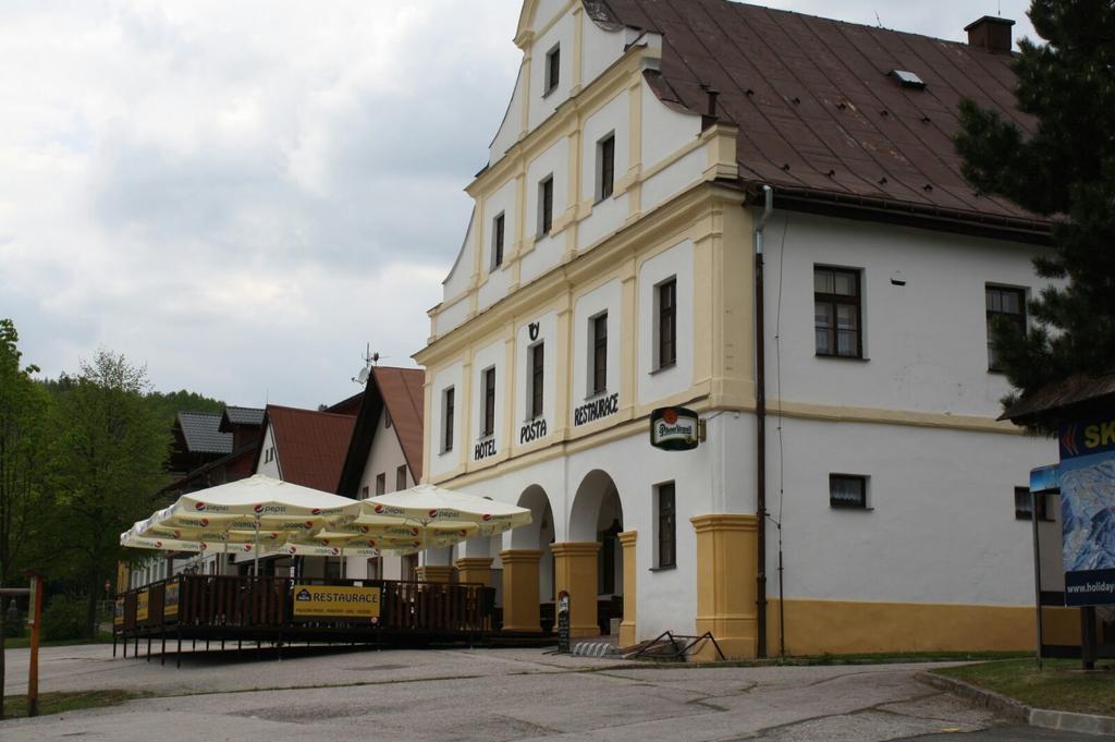 Hotel Posta Черни Дул Екстериор снимка