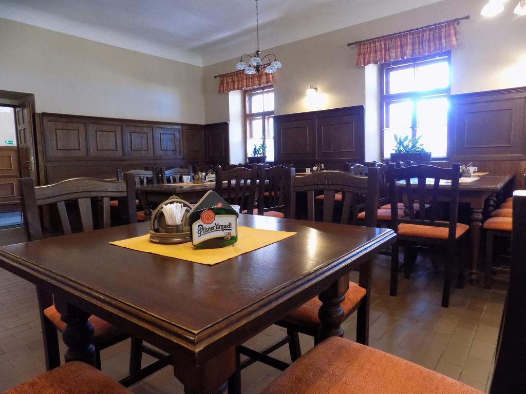 Hotel Posta Черни Дул Екстериор снимка
