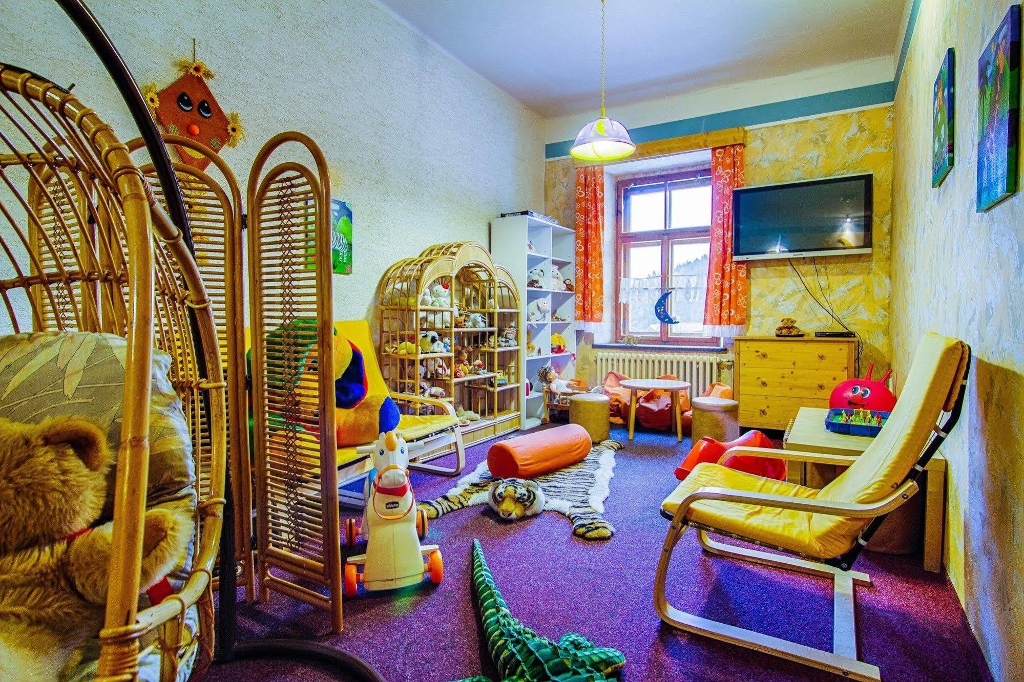 Hotel Posta Черни Дул Екстериор снимка